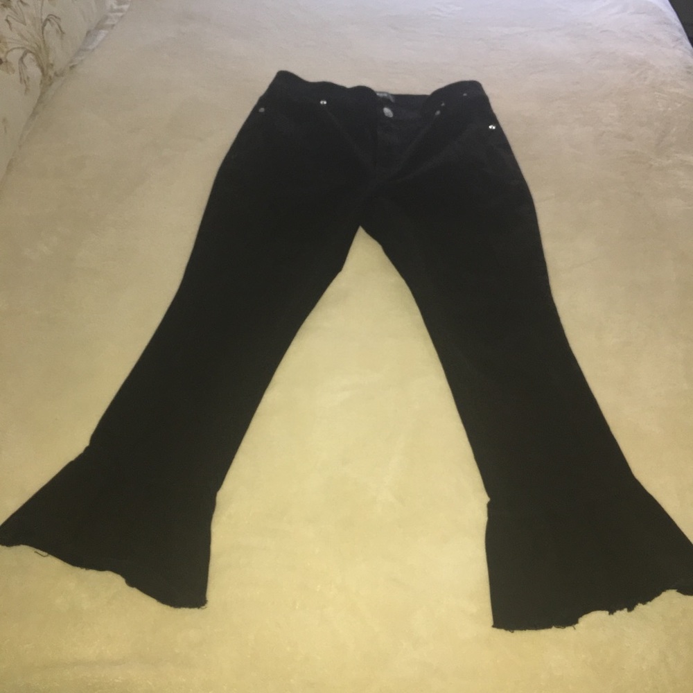 Express Hi rise crop leggings w/ruffles